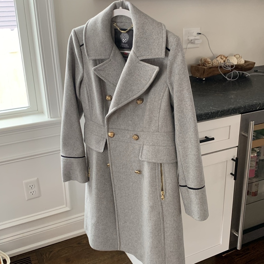 Lovely Vince Camuto gray dress coat in very good shape